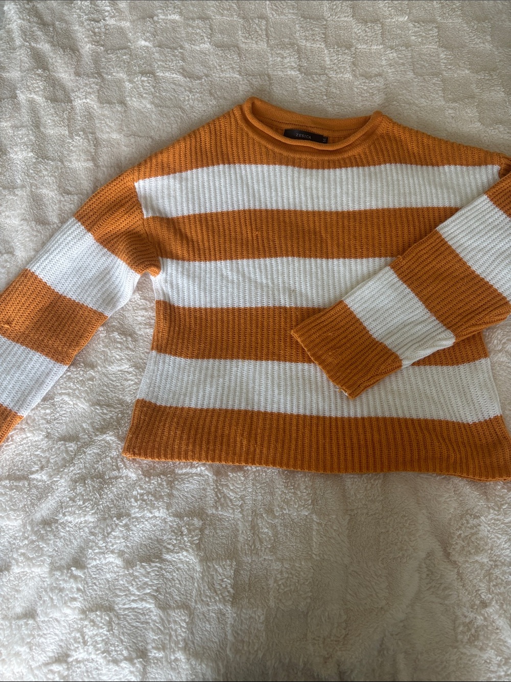 ZESICA Orange & White Striped Sweater – Size Medium – Cozy Fall Knit